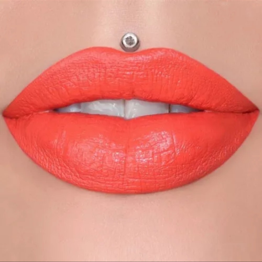 COPY - PR*CK Jeffree Star Velvet Trap
